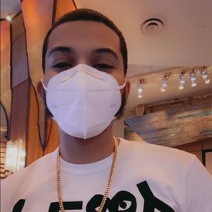 Meet your Posher, Amfeny